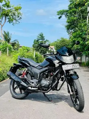 Hero Hunk 2012 Motorbike (Used)
