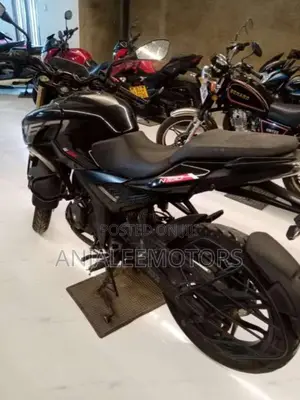 Bajaj Pulsar N160 2025 Motorbike (Used)