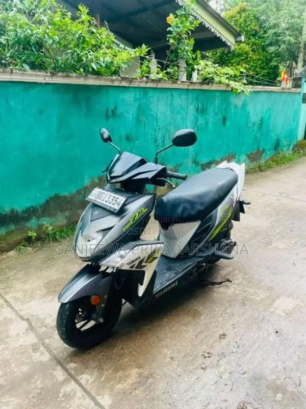 Yamaha Zr 2018 Motorbike (Used)