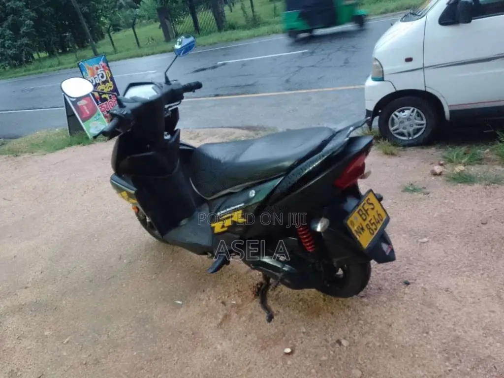 Yamaha ZR 2017 Motorbike (Used)