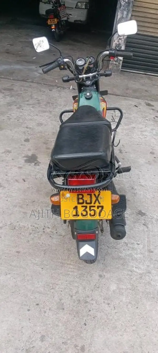 TVS XL 100 2025 Motorbike (Used)