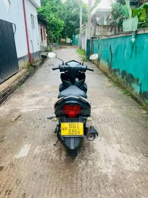 Yamaha Zr 2018 Motorbike (Used)