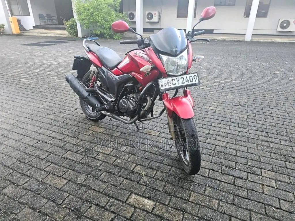 Hero-Honda Hunk 2016 Motorbike (Used)
