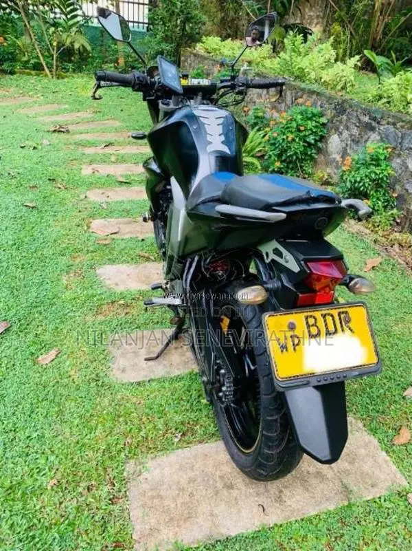 Yamaha FZ Version 2.0 2016 Motorbike (Used)