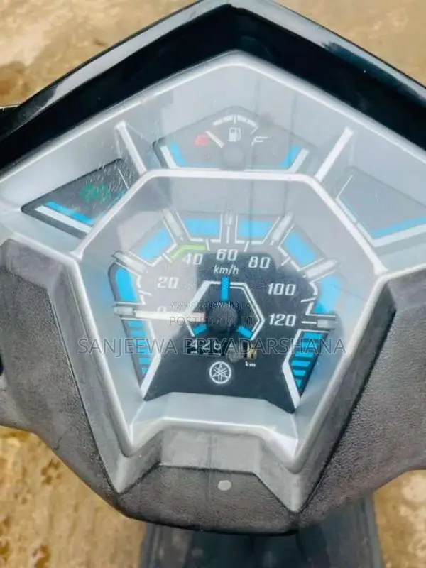 Yamaha Zr 2018 Motorbike (Used)