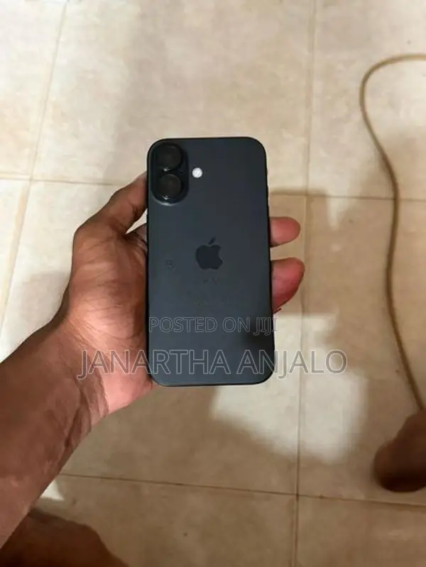 Apple iPhone 16 (Used)