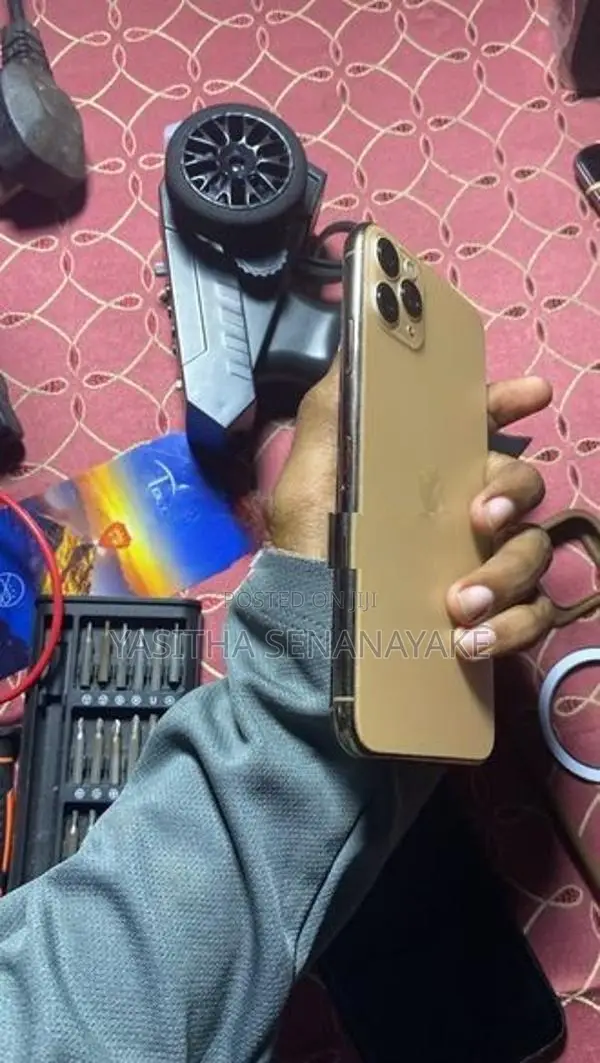 Apple iPhone 11 Pro Max i phone (Used)