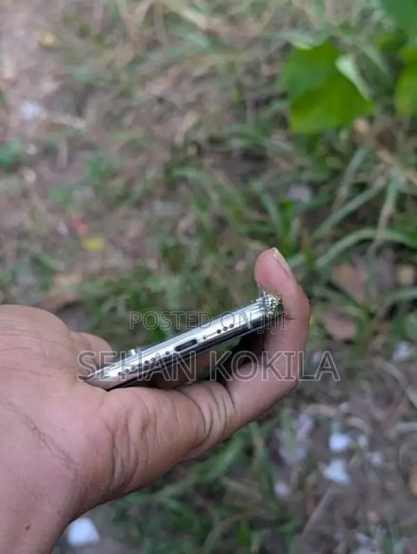 Apple iPhone XS (Used)