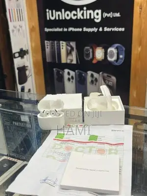 Apple AirPods 4 ANC
