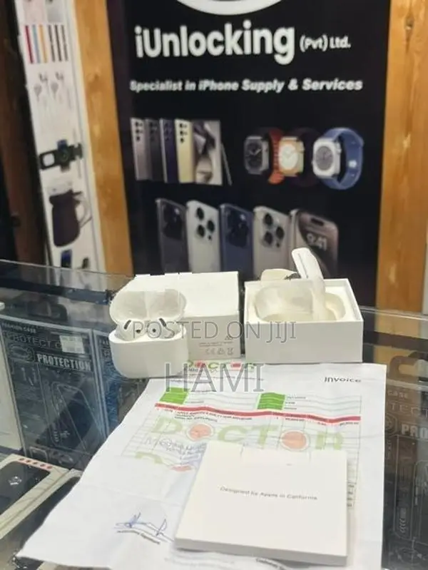 Apple AirPods 4 ANC