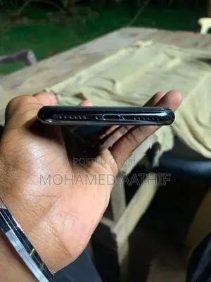 Apple iPhone X (Used)