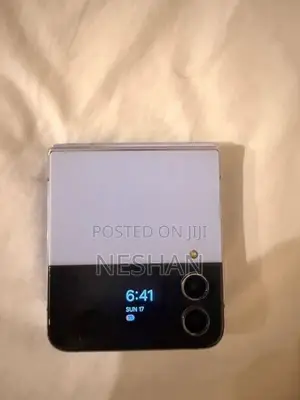 Samsung Z Flip 4 (Used)