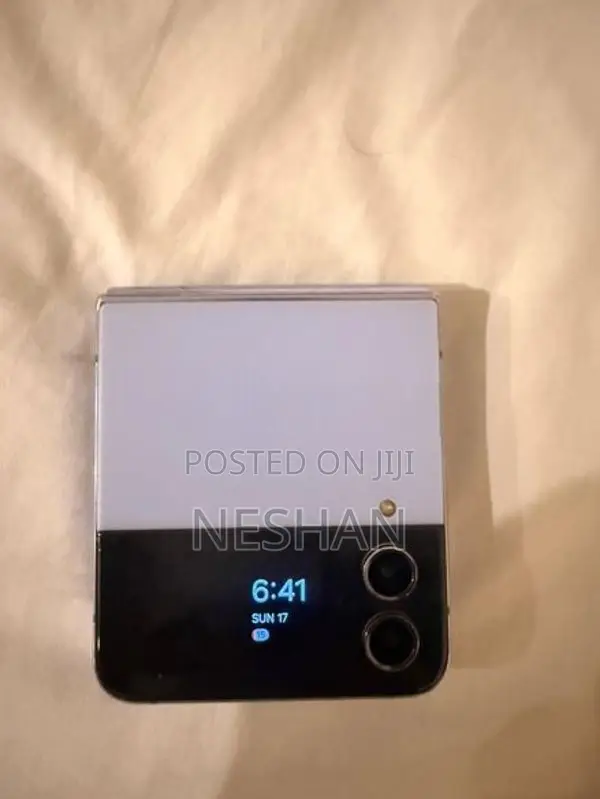 Samsung Z Flip 4 (Used)