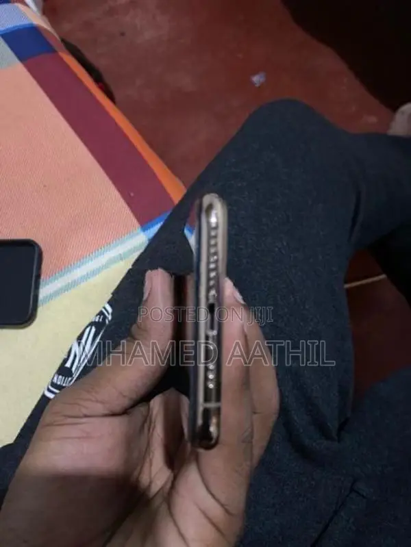 Apple iPhone XS (Used)
