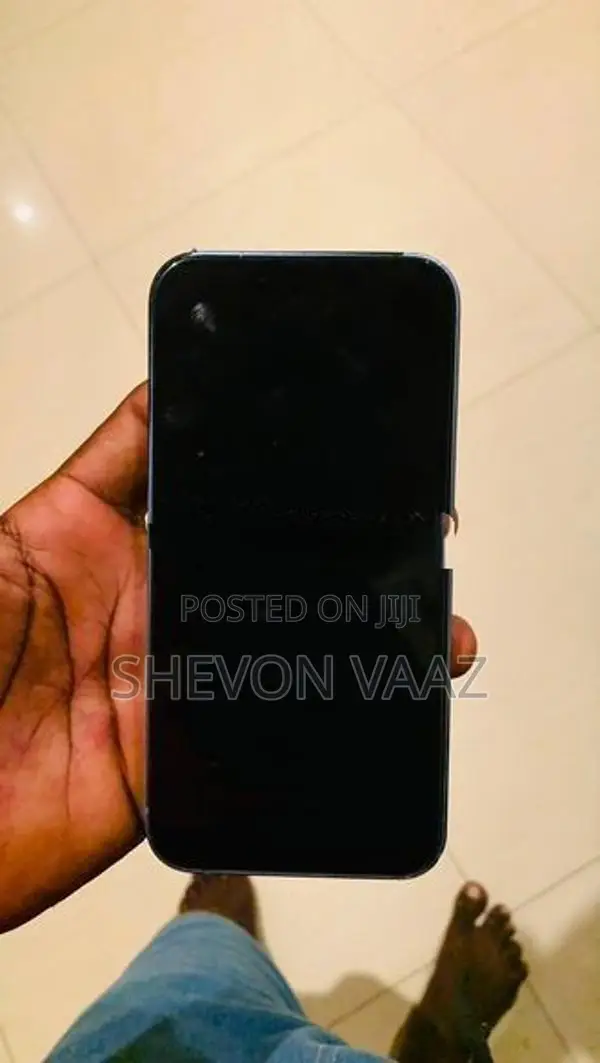 Apple iPhone 14 (Used)
