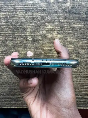 Apple iPhone X (Used)