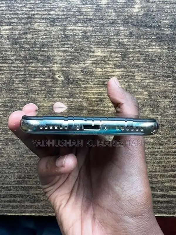 Apple iPhone X (Used)