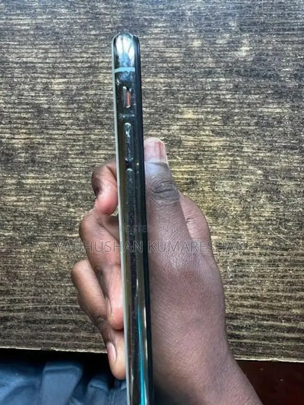 Apple iPhone X (Used)