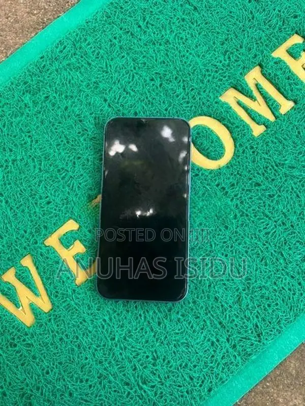 Apple iPhone 13 (Used)
