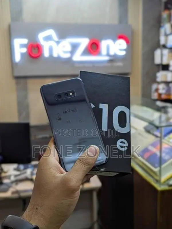 Samsung Galaxy S10e 6GB 128GB (Used)