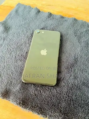 Apple iPhone SE 2 2020 (Used)