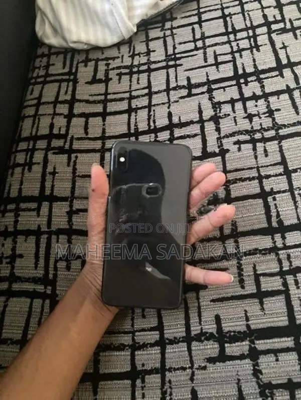 Apple iPhone XS Max 64GB (Used)