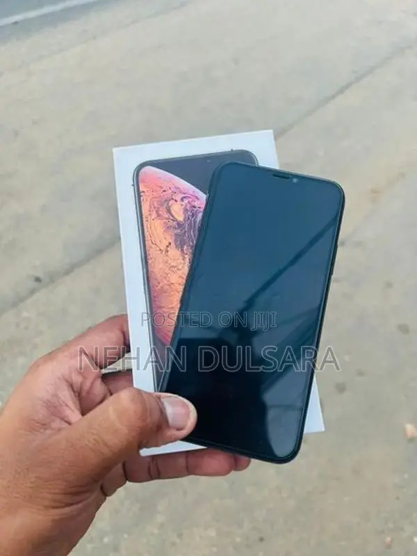 Apple iPhone XS (Used)