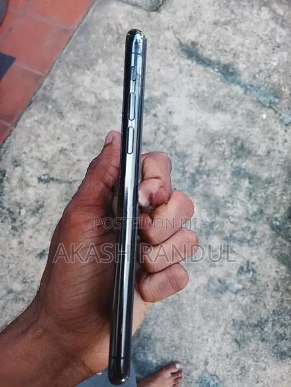 Apple iPhone X (Used)