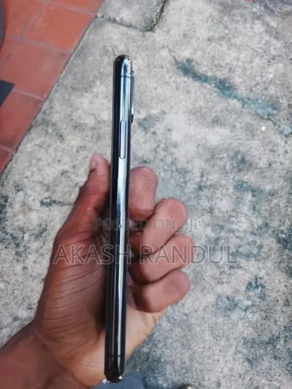 Apple iPhone X (Used)