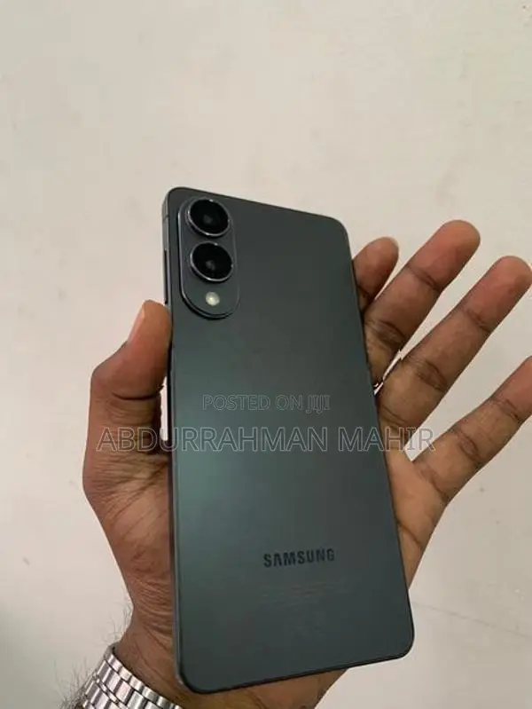 Samsung Galaxy S25 (Used)