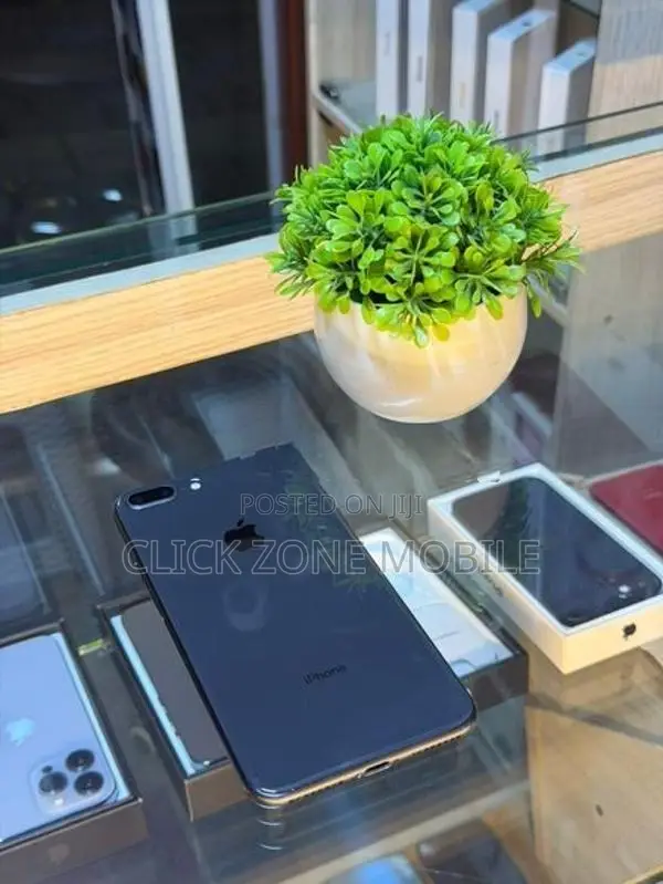 Apple iPhone 8 Plus 64GB (Used)