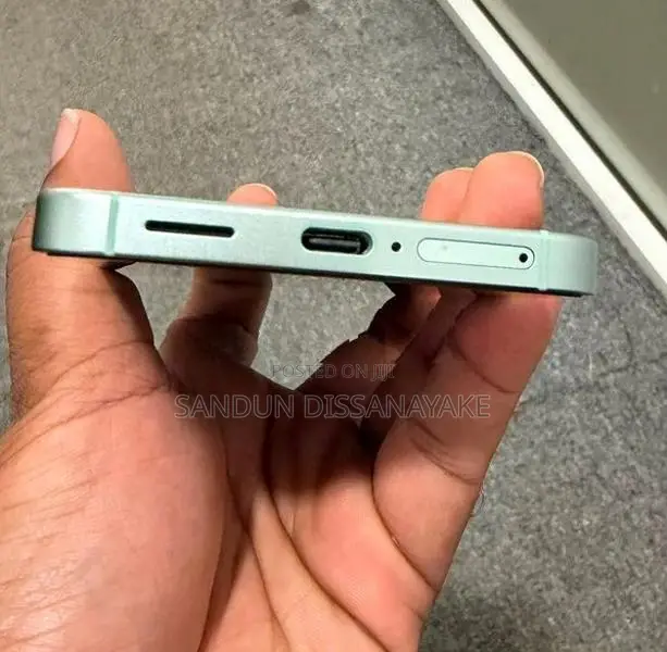 Samsung Galaxy S25 (Used)