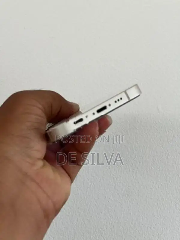 Apple iPhone 13 (Used)