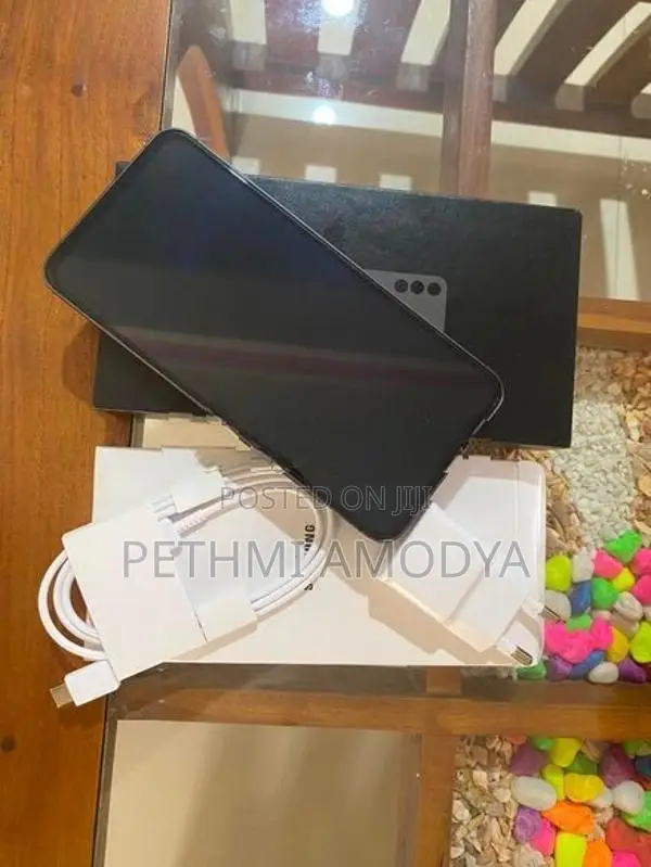 Samsung Galaxy S24 (Used)