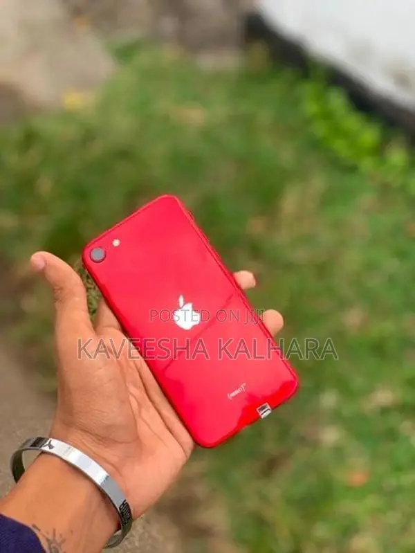 Apple iPhone SE 2 (Used)