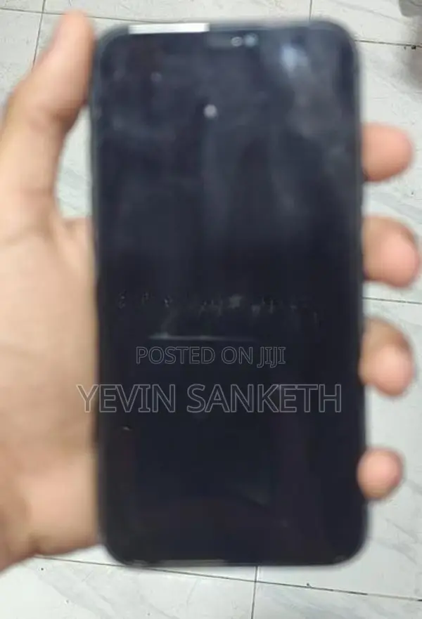 Apple iPhone 11 (Used)