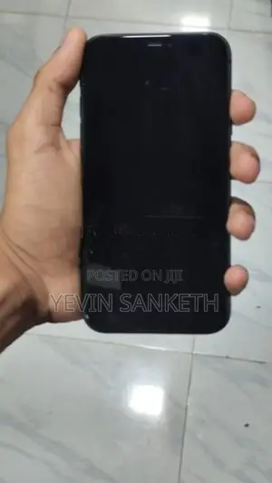 Apple iPhone 11 (Used)