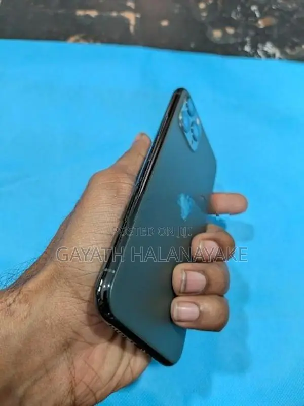 Apple iPhone 11 Pro 256GB (Used)