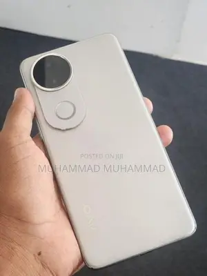 Vivo v50e (Used)