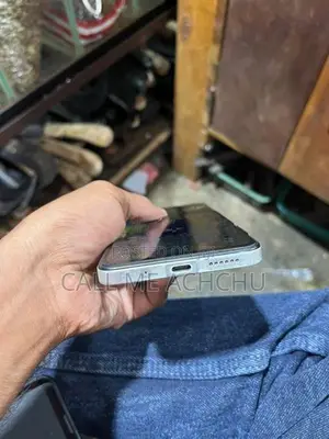Xiaomi 12 💯 good quality (Used)