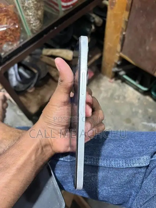 Xiaomi 12 💯 good quality (Used)