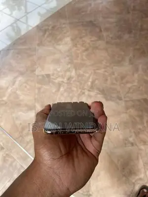 Apple iPhone XS (Used)