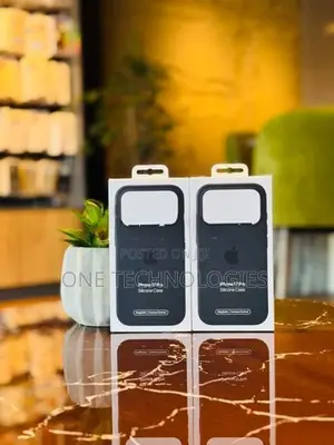 Apple 17 Pro Magnetic Cover