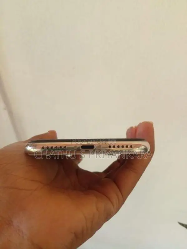 Apple iPhone X (Used)