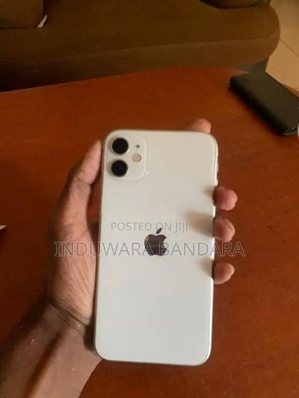 Apple iPhone 11 (Used)
