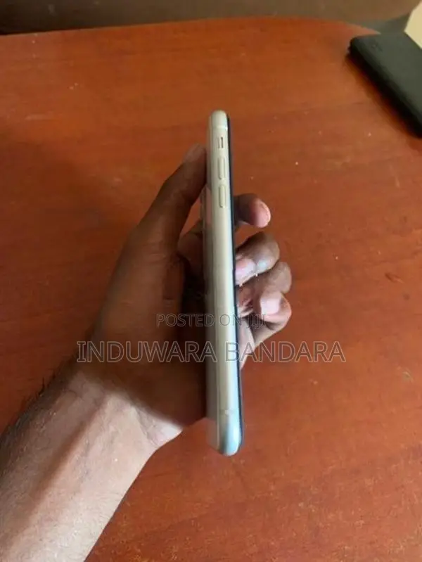Apple iPhone 11 (Used)