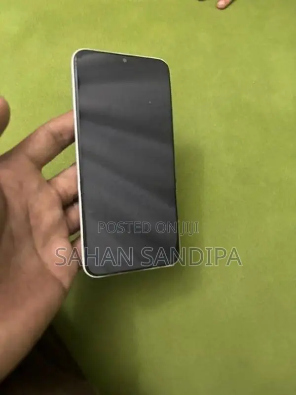 Samsung Galaxy A20e 3GB/32GB (Used)