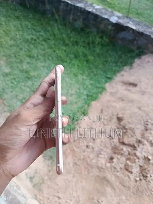 Apple iPhone 8 (Used)