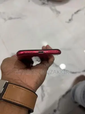 Apple iPhone SE 2 (Used)