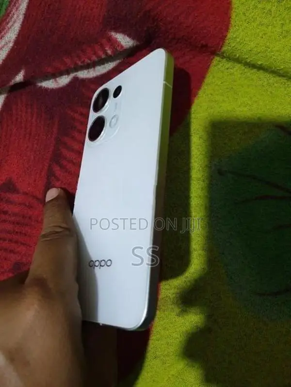 Oppo Reno 13 (2025) (Used)